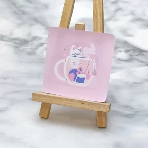 粉色背景上印有卡通風格圖案的印刷品。