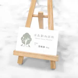 細紋紙表面有均勻又細密的紋理,霧面細緻觸感,呈現低調優雅且專業的視覺質感。